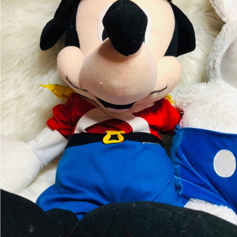 28” Disney Store Retired Giant Holiday Mickey + Winter White Mickey Mouse - Picture 7 of 12